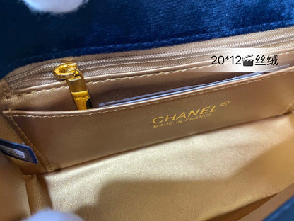 CHN CHANEL CF Handle Crossbody Bag 100333