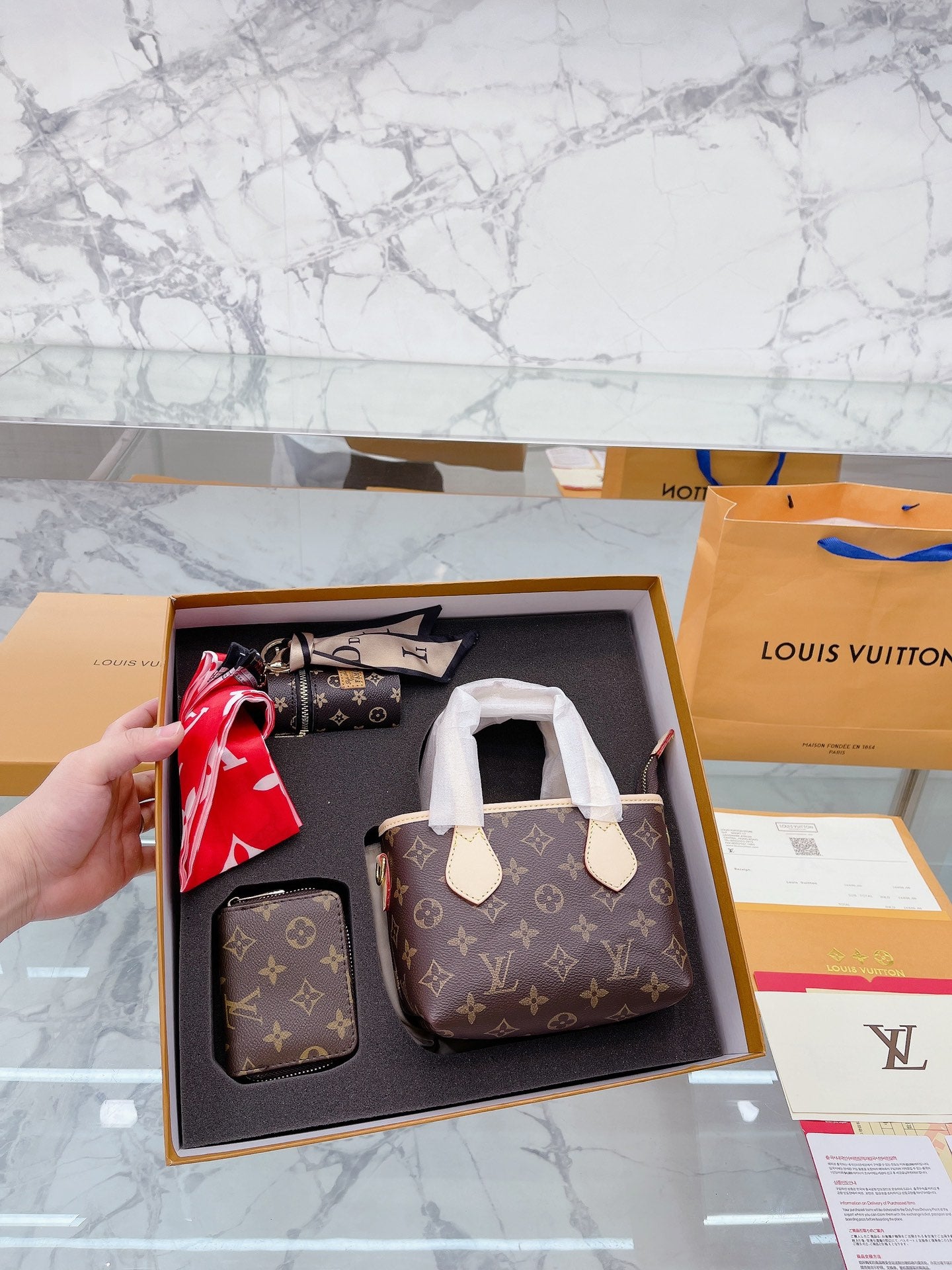 CHN LOUIS VUITTON 2022 New LV Box Bag Papillon Bag 103750 – Onlykikaybox