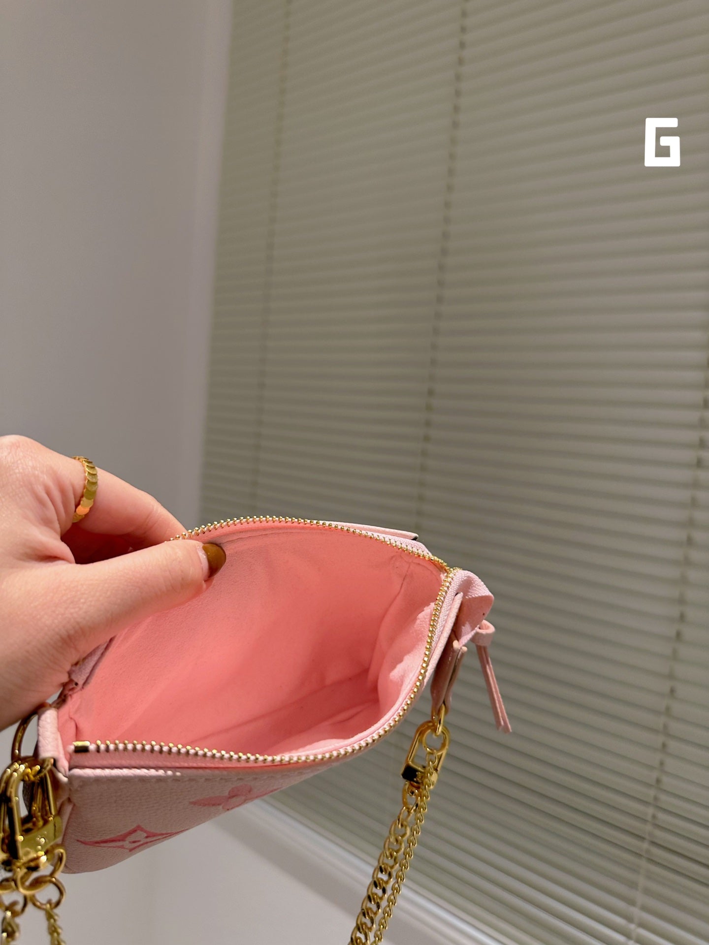 Authentic Louis Vuitton LV Pink Mini Pochette Accessoires (Summer