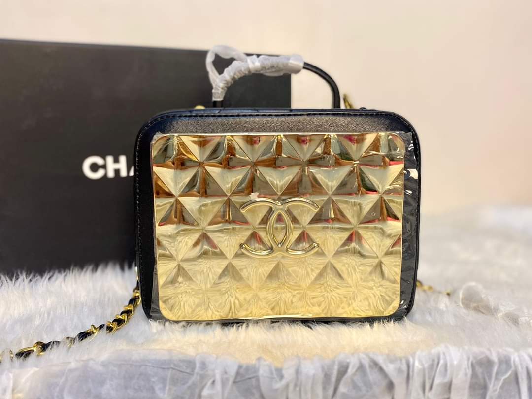 BXU Chnel 012 Sling Box Bag Gold
