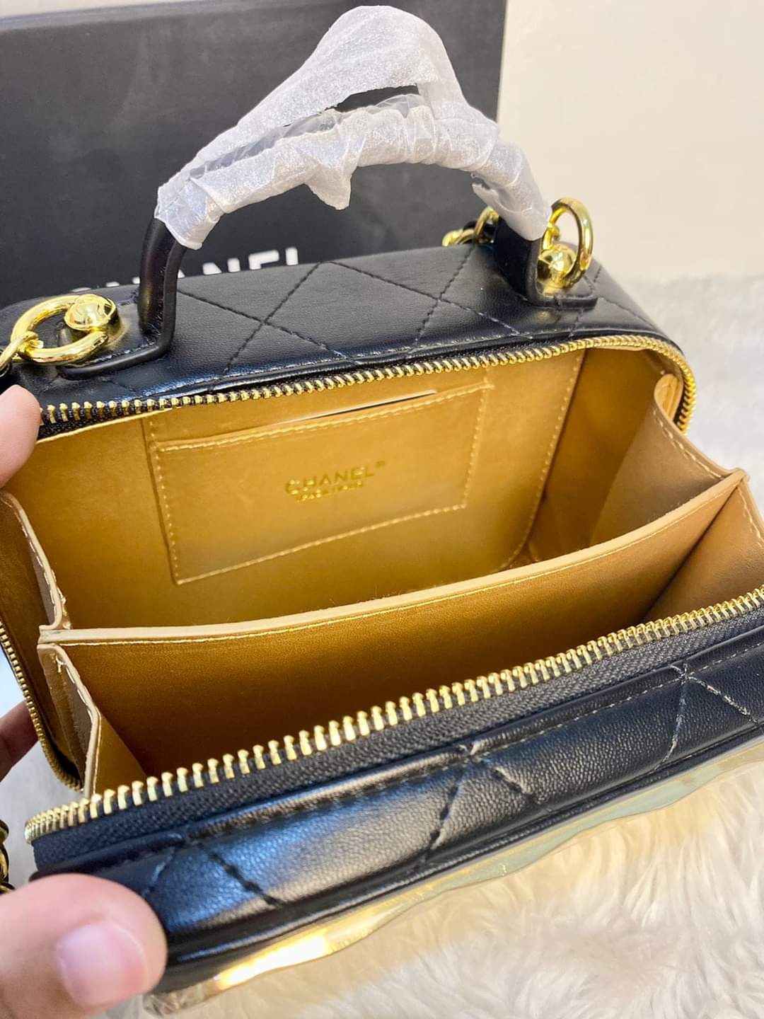BXU Chnel 012 Sling Box Bag Gold