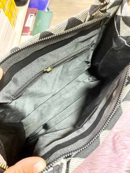 BXU PRDA 015 Medium Sling Bag