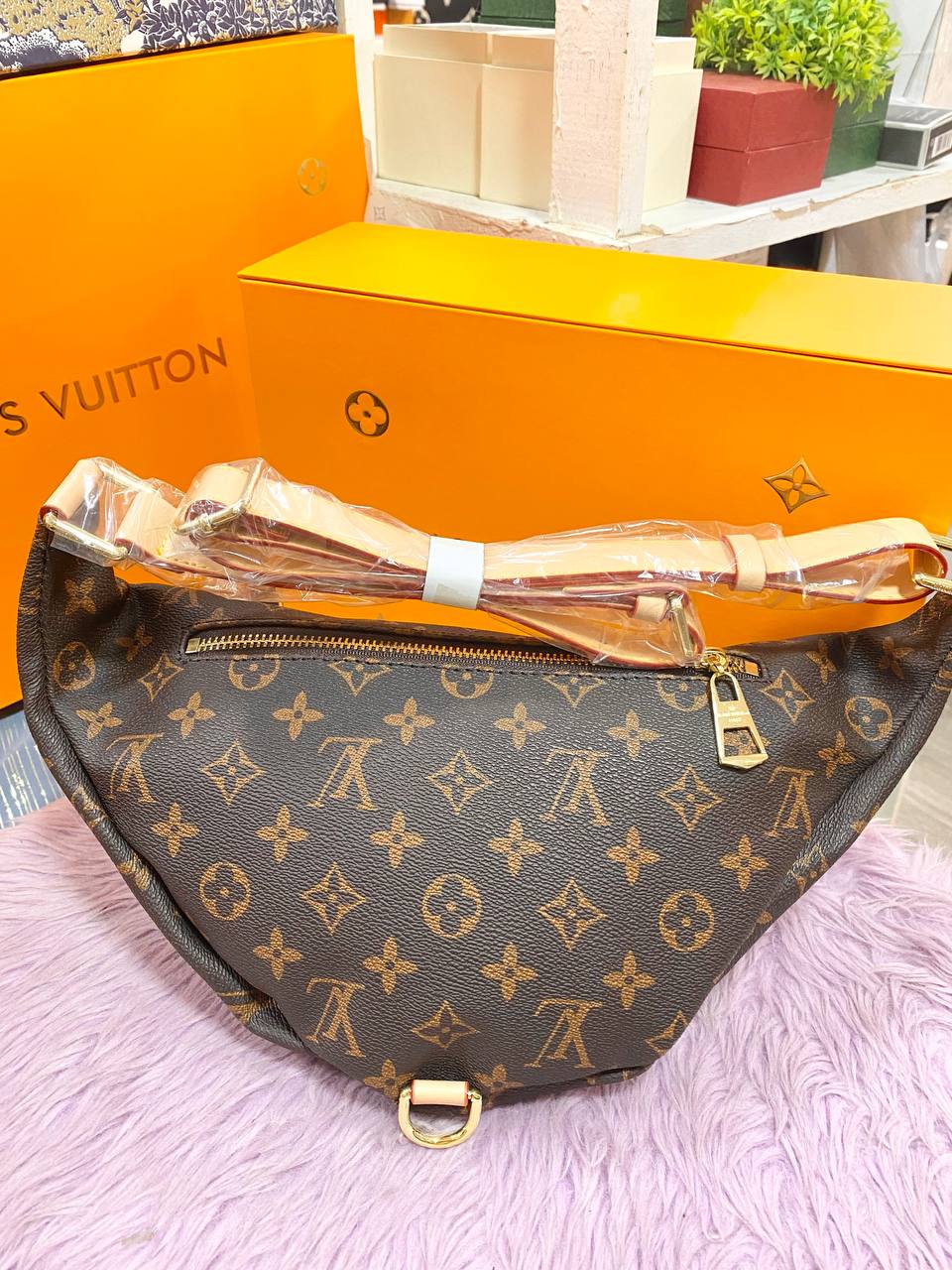 Louis Vuitton Womens Bum Bag Monogram